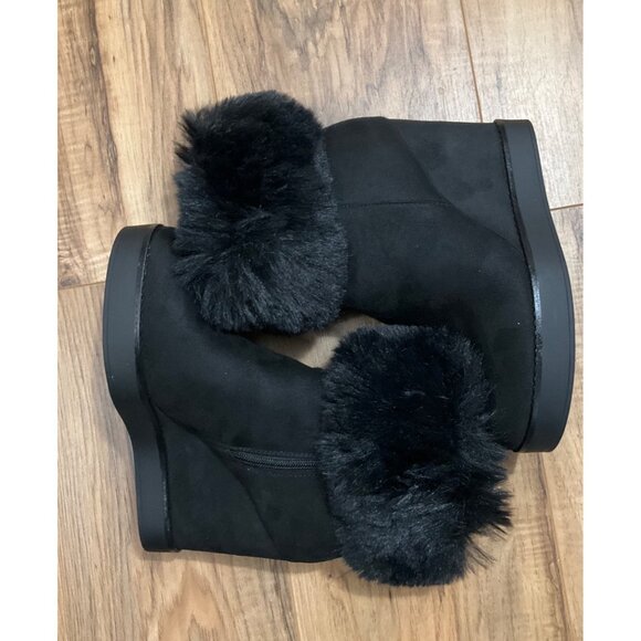 NWT Faux Fur Lined Wedge Bootie - Black Suede Size 8 - Picture 6 of 12